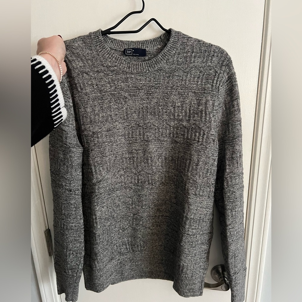 GAP Men's Heather Gray Textured Crewneck Sweater